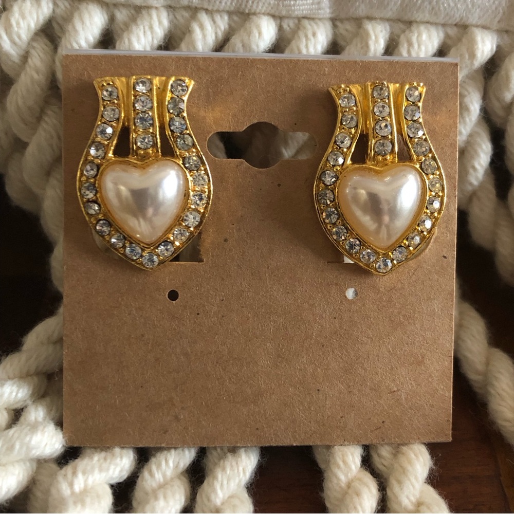 Vintage elegant cream heart rhinestone clip on earrings